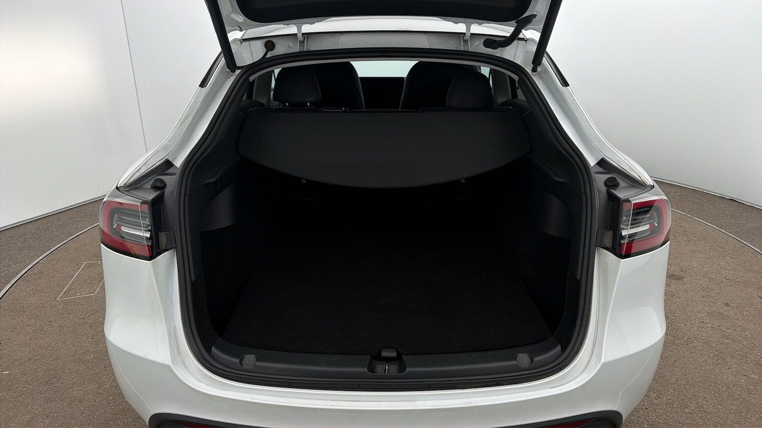 Used Tesla Model Y 2023 for sale - 77998843: Photo 16