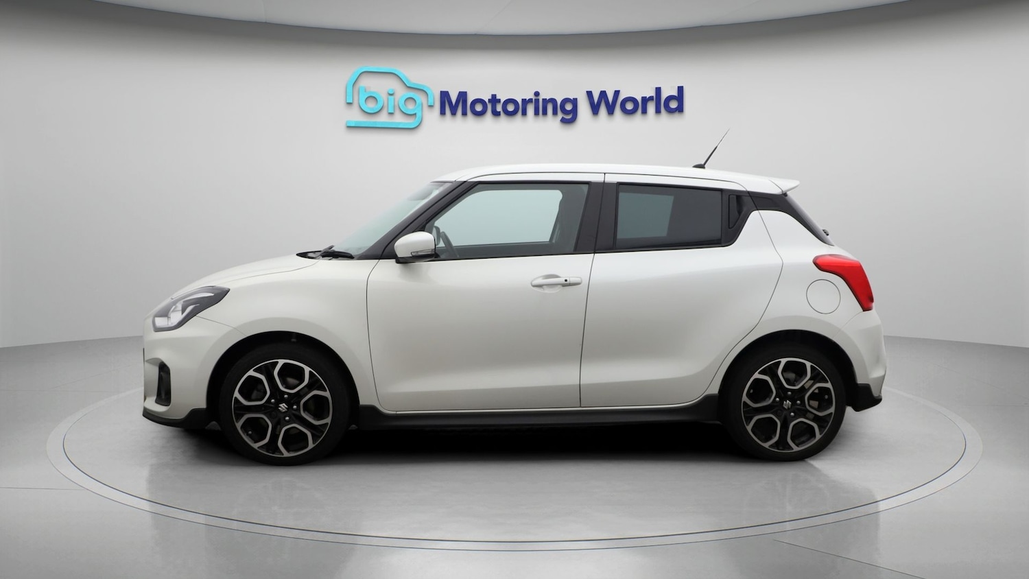 Used Suzuki Swift 2023 for sale - 77606281: Photo 4