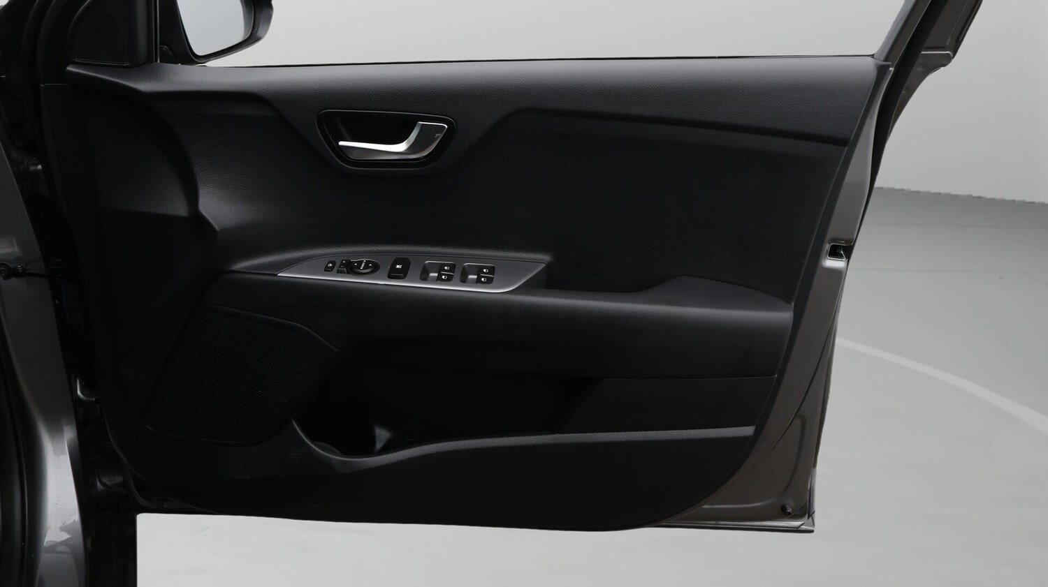 Used Kia Stonic 2024 for sale - 76457448: Photo 16