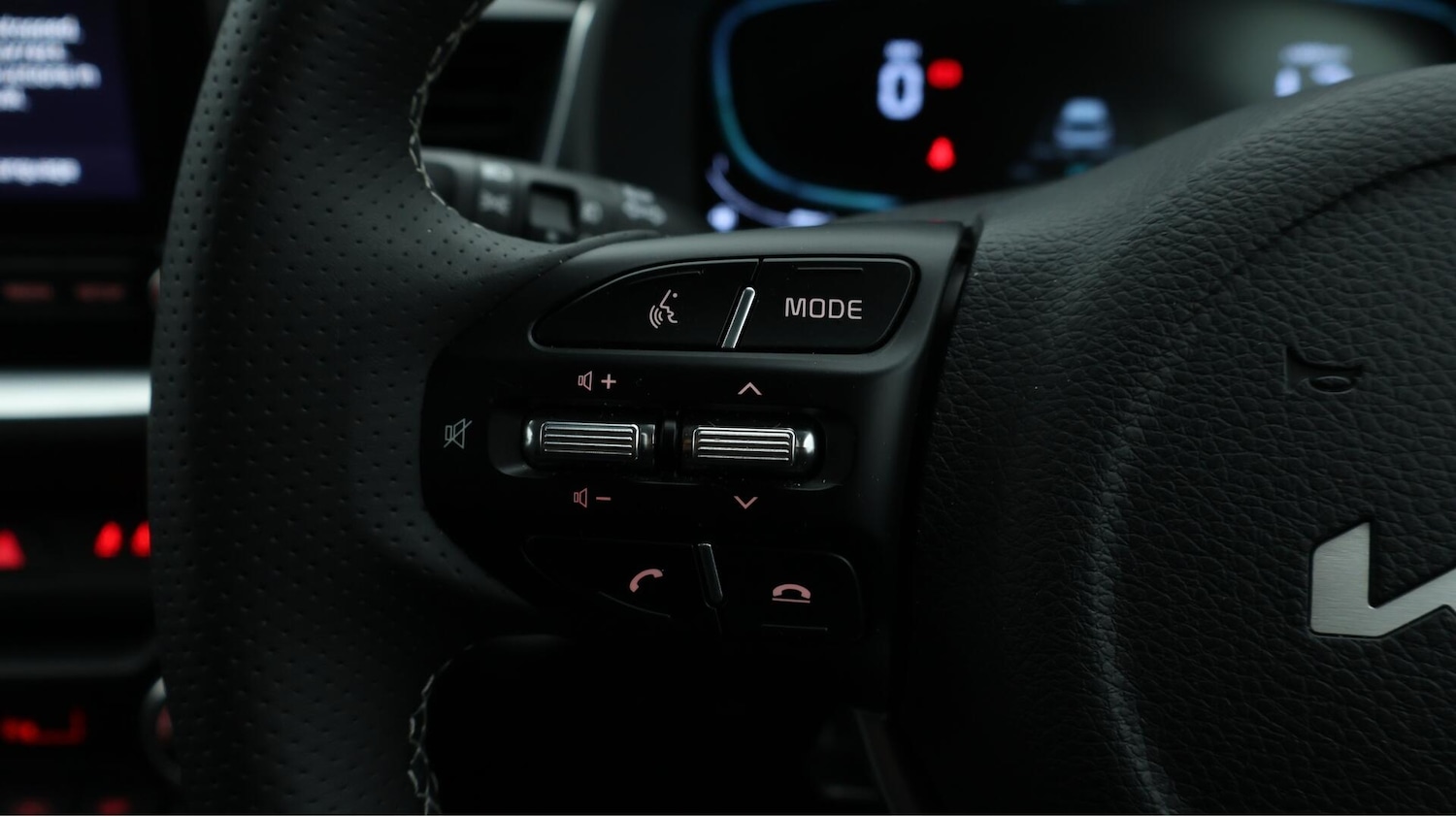 Used Kia Stonic 2024 for sale - 76457448: Photo 24