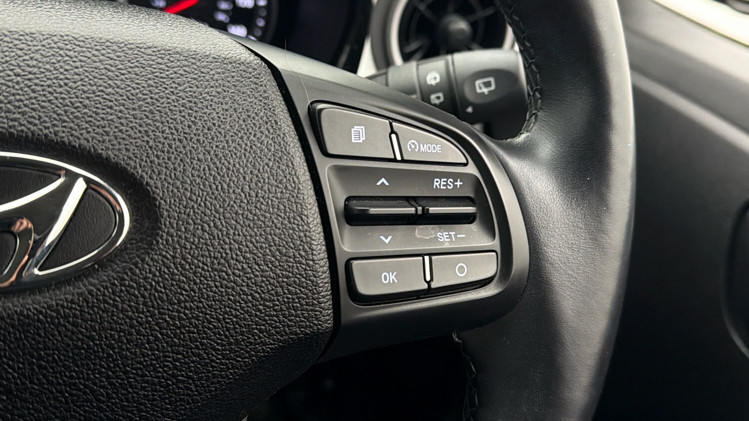 Used Hyundai i10 for sale - 78027615: Photo 23