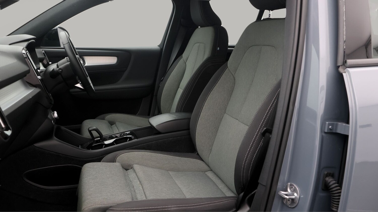 Used Volvo XC40 2023 for sale - 77245382: Photo 14