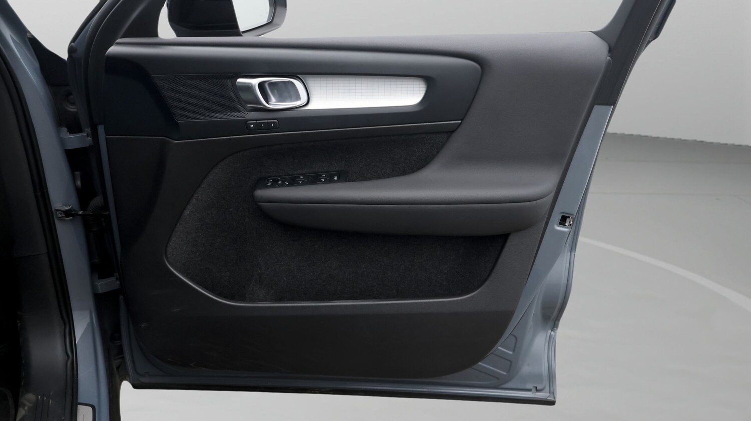 Used Volvo XC40 2023 for sale - 77245382: Photo 15