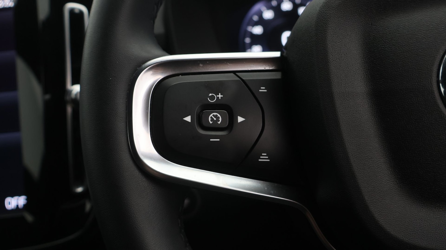 Used Volvo XC40 2022 for sale - 77282826: Photo 24