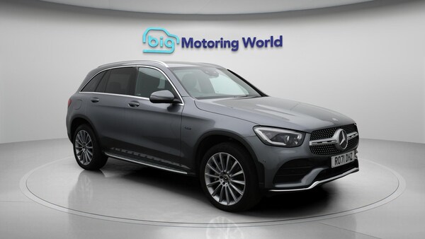 Used Mercedes-Benz GLC 2021 for sale - 76226409: Photo 2