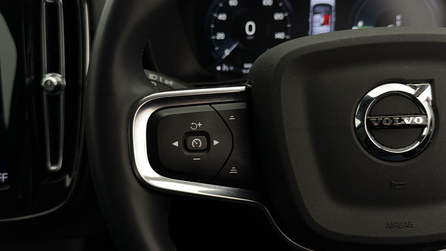 Used Volvo XC40 2022 for sale - 77946277: Photo 23