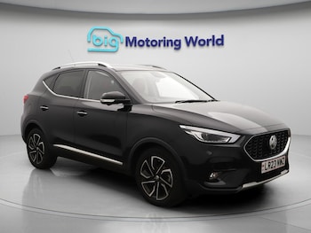2023 (23) - 1.5 VTi-TECH Exclusive SUV 5dr Petrol Manual Euro 6 (s/s) (106 ps)