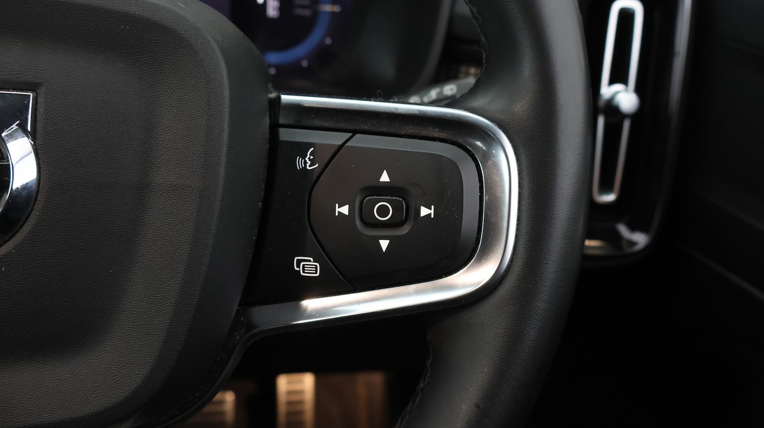 Used Volvo XC40 2022 for sale - 77896063: Photo 23