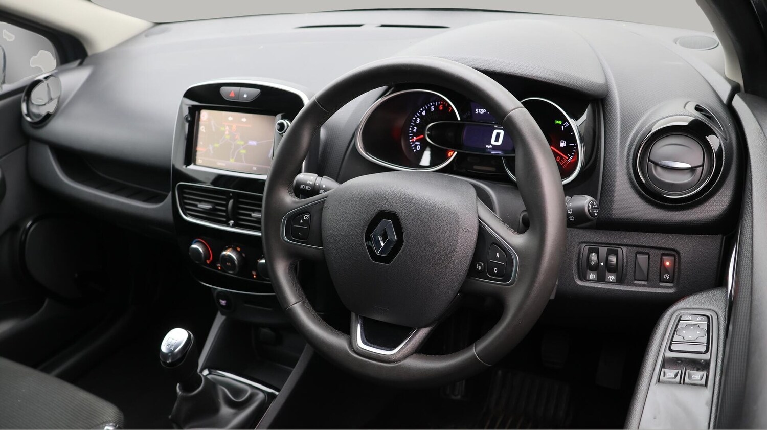 Used Renault Clio 2018 for sale - 76361169: Photo 10