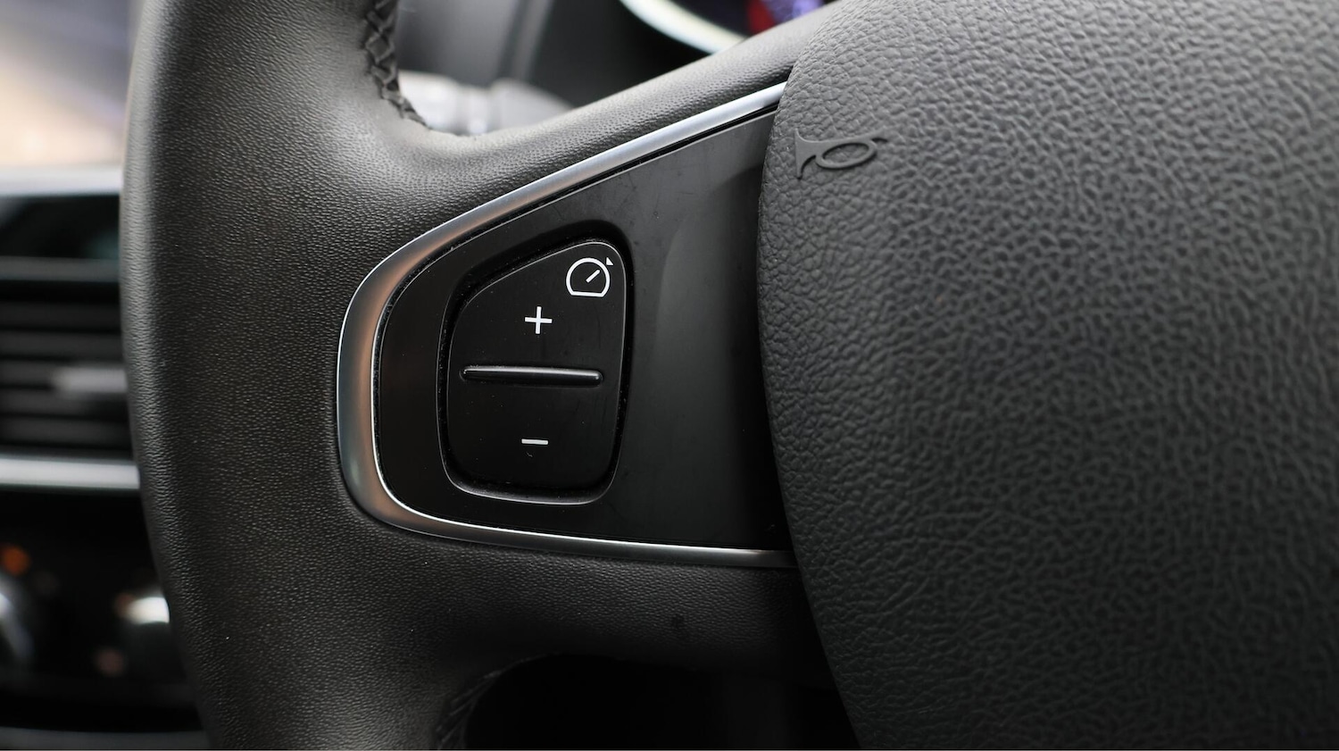 Used Renault Clio 2018 for sale - 76361169: Photo 23
