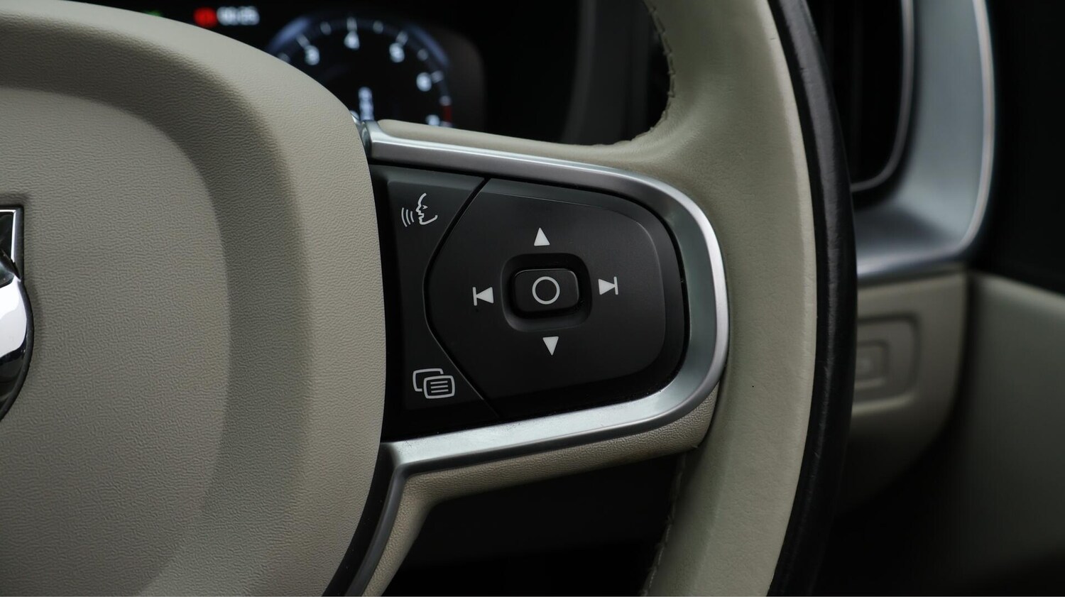 Used Volvo XC60 2020 for sale - 76380776: Photo 25