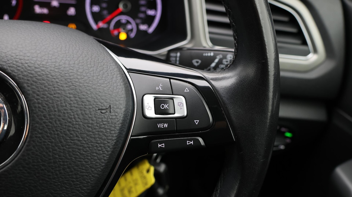 Used Volkswagen T-Roc 2020 for sale - 76700660: Photo 25