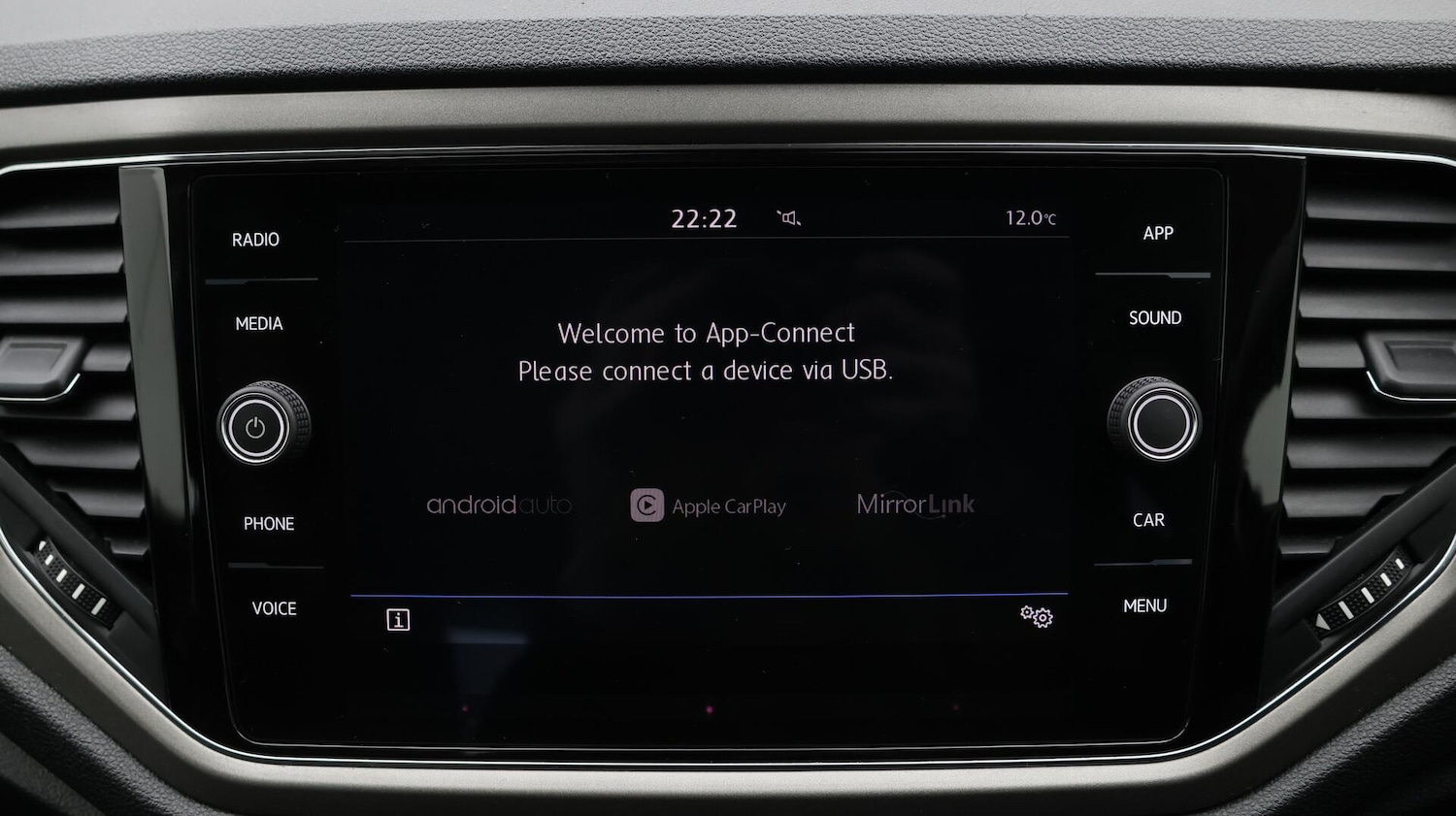 Used Volkswagen T-Roc 2020 for sale - 76700660: Photo 26