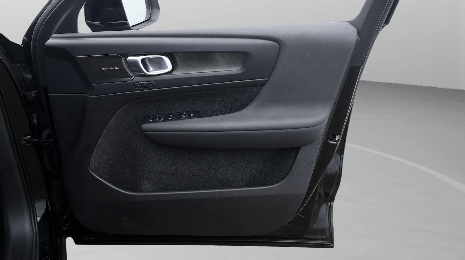 Used Volvo XC40 2023 for sale - 77819483: Photo 15