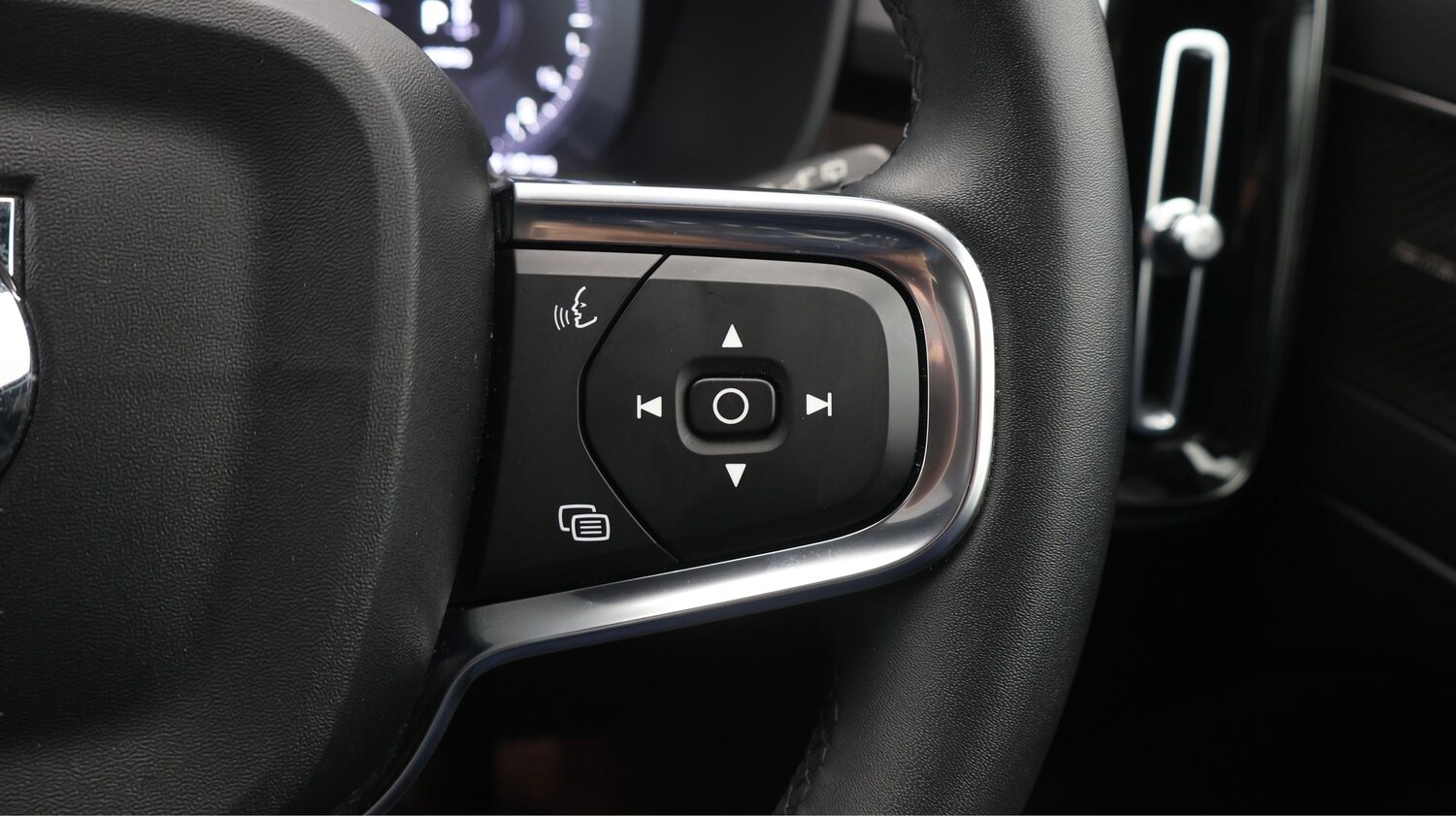 Used Volvo XC40 2023 for sale - 77819483: Photo 25