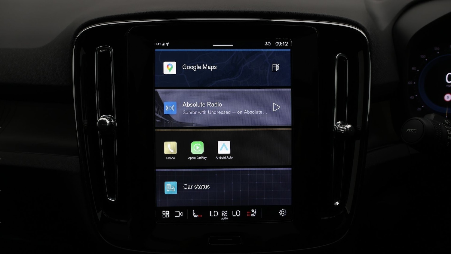 Used Volvo XC40 2024 for sale - 77033240: Photo 11