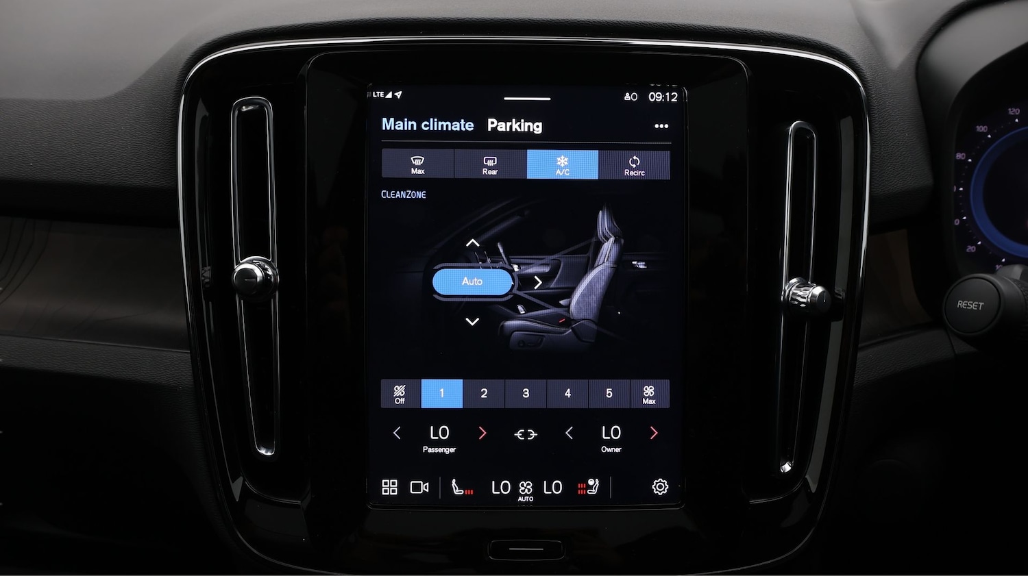 Used Volvo XC40 2024 for sale - 77033240: Photo 12