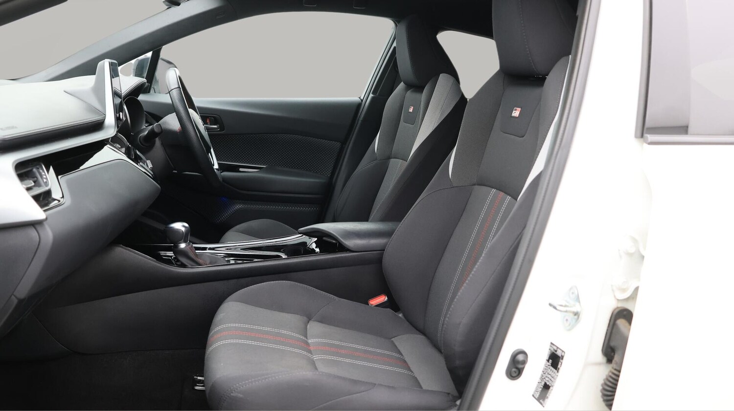 Used Toyota C-HR 2022 for sale - 76485628: Photo 15