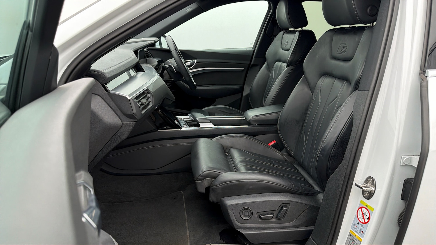 Used Audi e-tron 2022 for sale - 77819087: Photo 13