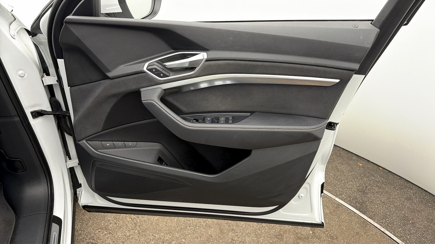 Used Audi e-tron 2022 for sale - 77819087: Photo 14