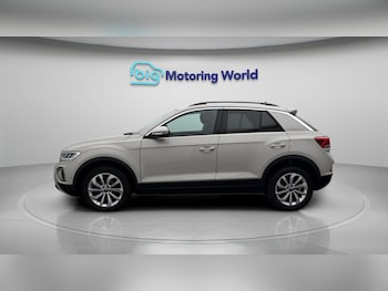 Used Volkswagen T-Roc 2024 for sale - 78938762: Photo