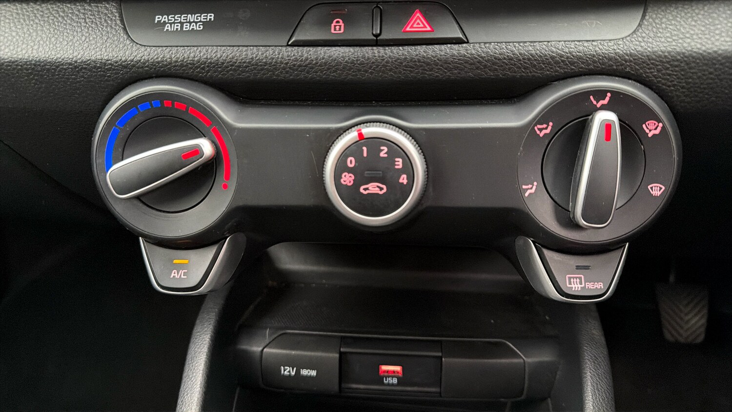 Used Kia Stonic 2022 for sale - 78090619: Photo 11