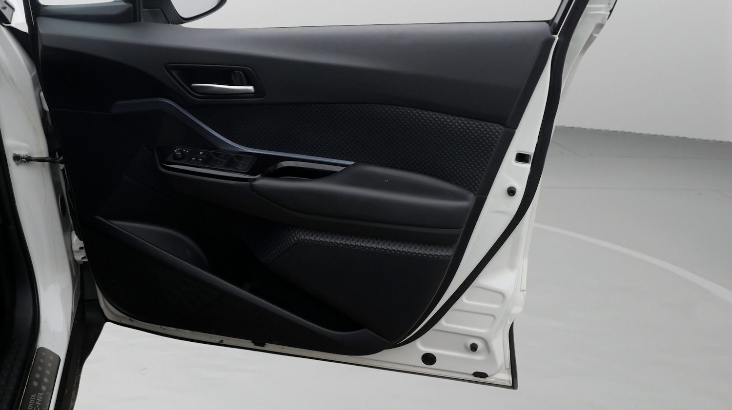 Used Toyota C-HR 2021 for sale - 77592613: Photo 15