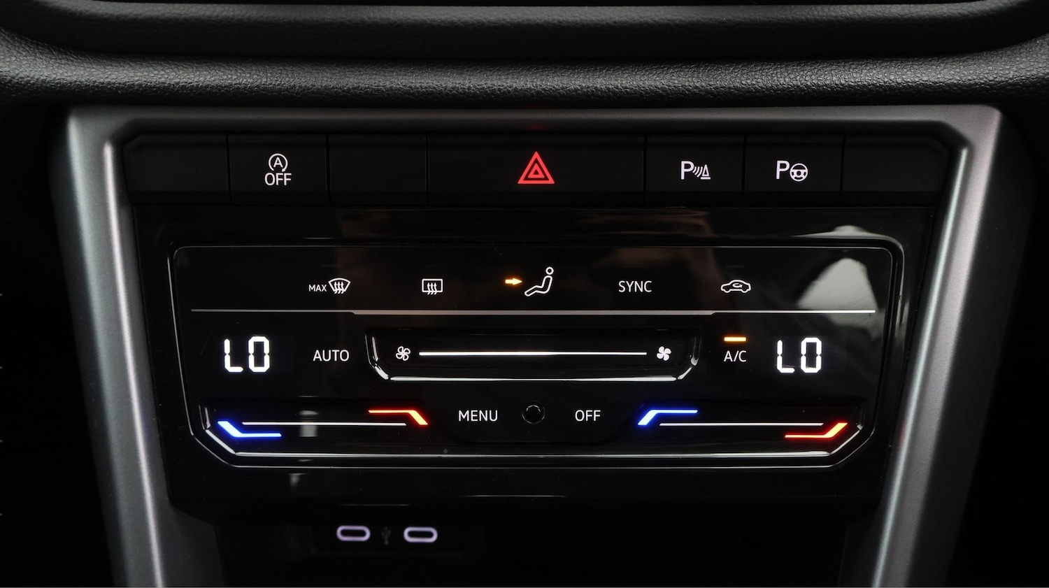 Used Volkswagen T-Roc 2023 for sale - 77653578: Photo 12