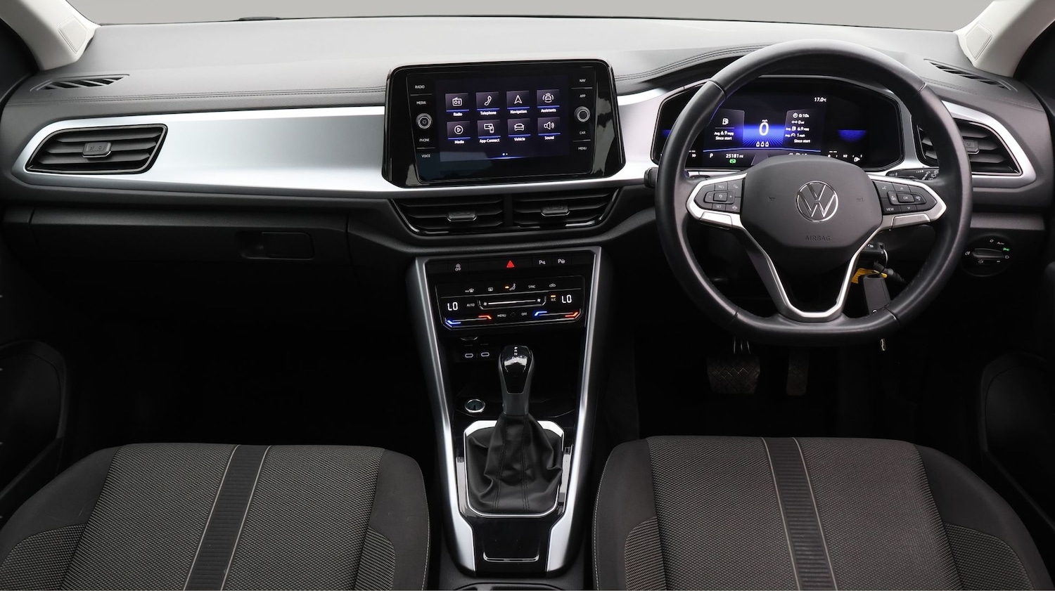 Used Volkswagen T-Roc 2023 for sale - 77653578: Photo 13