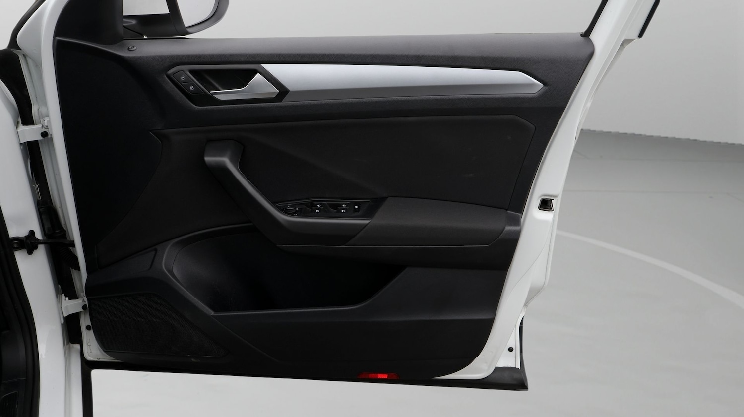 Used Volkswagen T-Roc 2023 for sale - 77653578: Photo 15