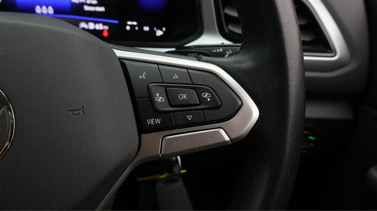 Used Volkswagen T-Roc 2023 for sale - 77653578: Photo 22