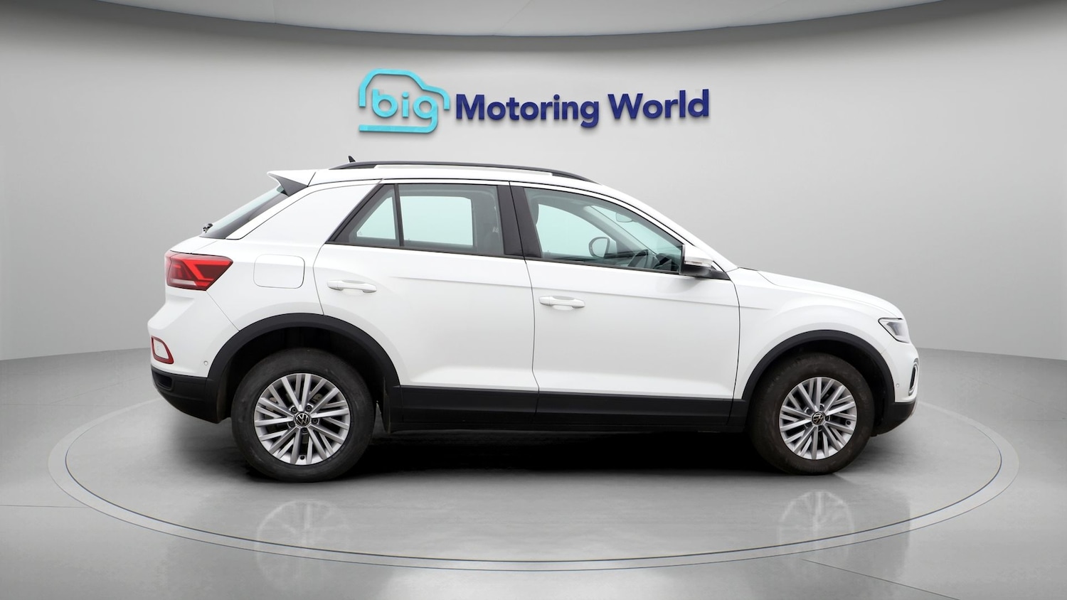 Used Volkswagen T-Roc 2023 for sale - 77653578: Photo 8