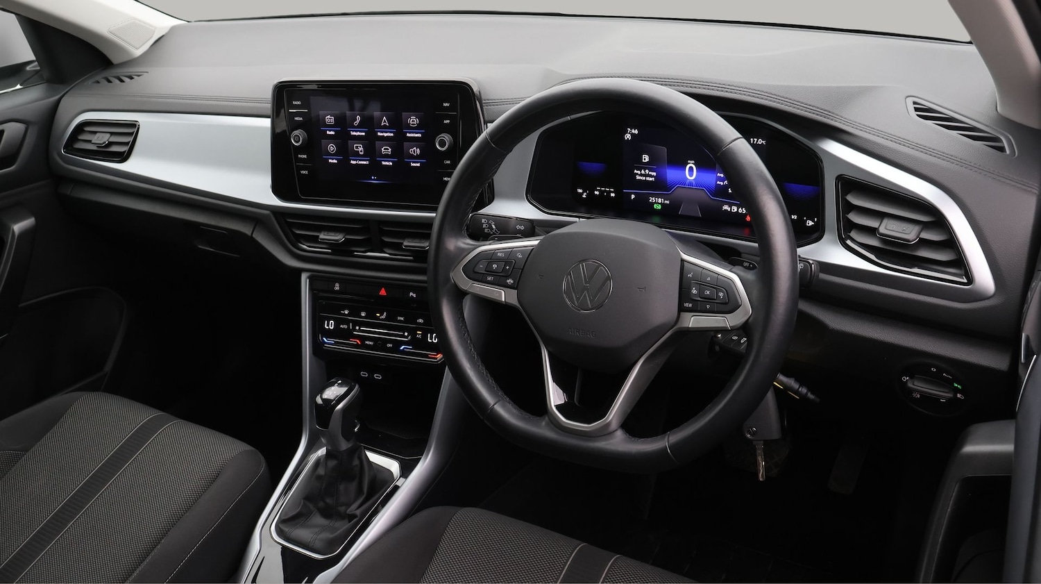 Used Volkswagen T-Roc 2023 for sale - 77653578: Photo 9