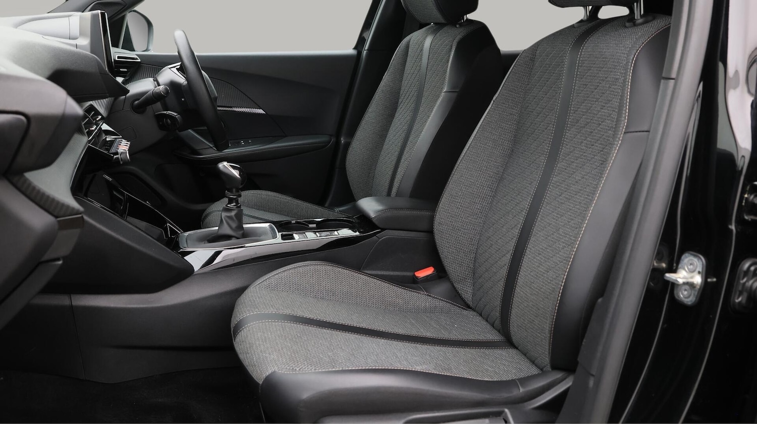 Used Peugeot 2008 2023 for sale - 76499644: Photo 15