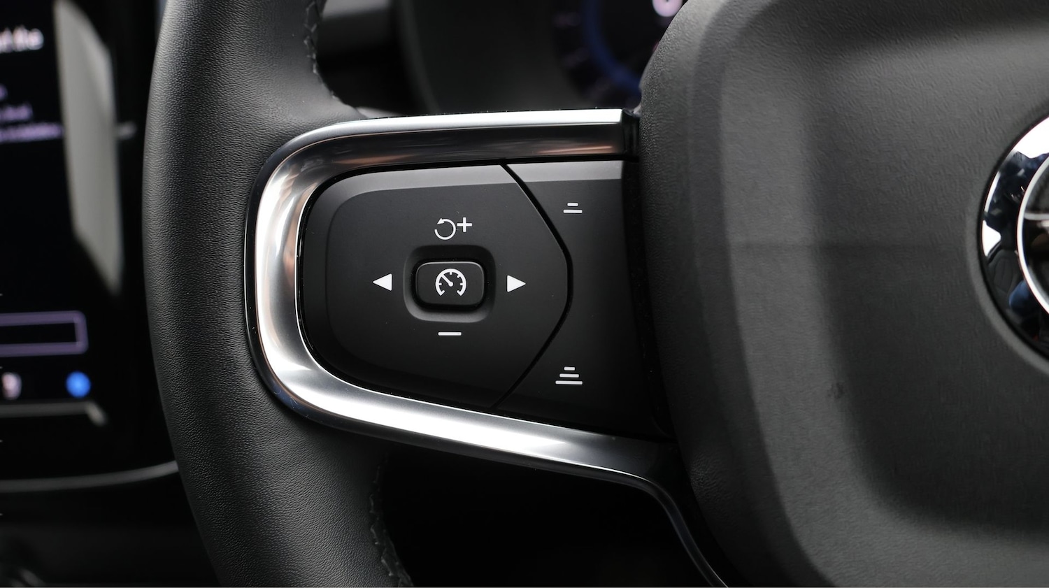 Used Volvo XC40 2022 for sale - 77324599: Photo 22