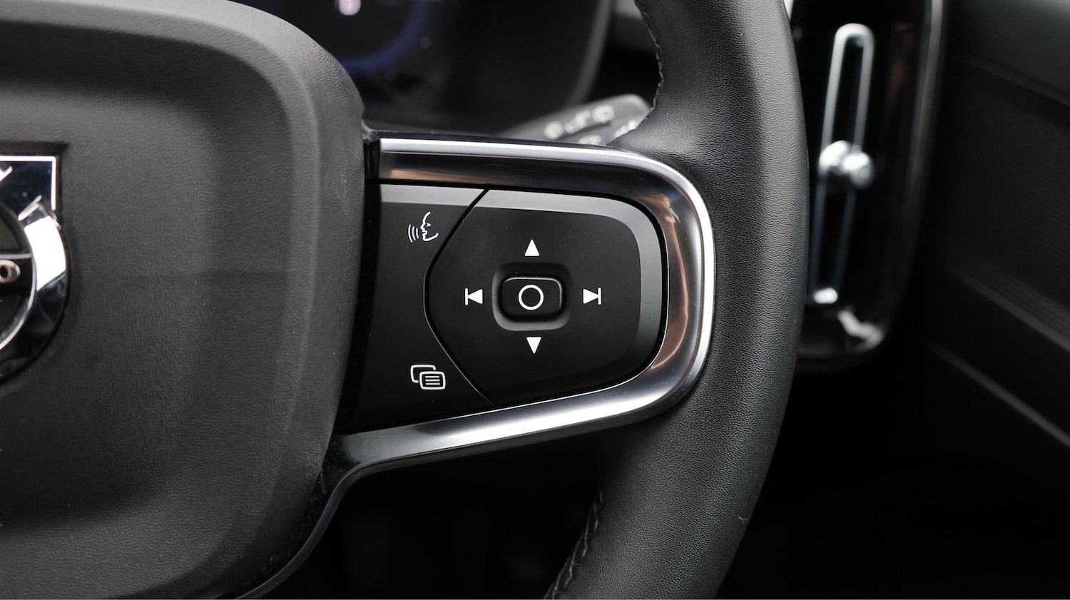 Used Volvo XC40 2022 for sale - 77324599: Photo 24