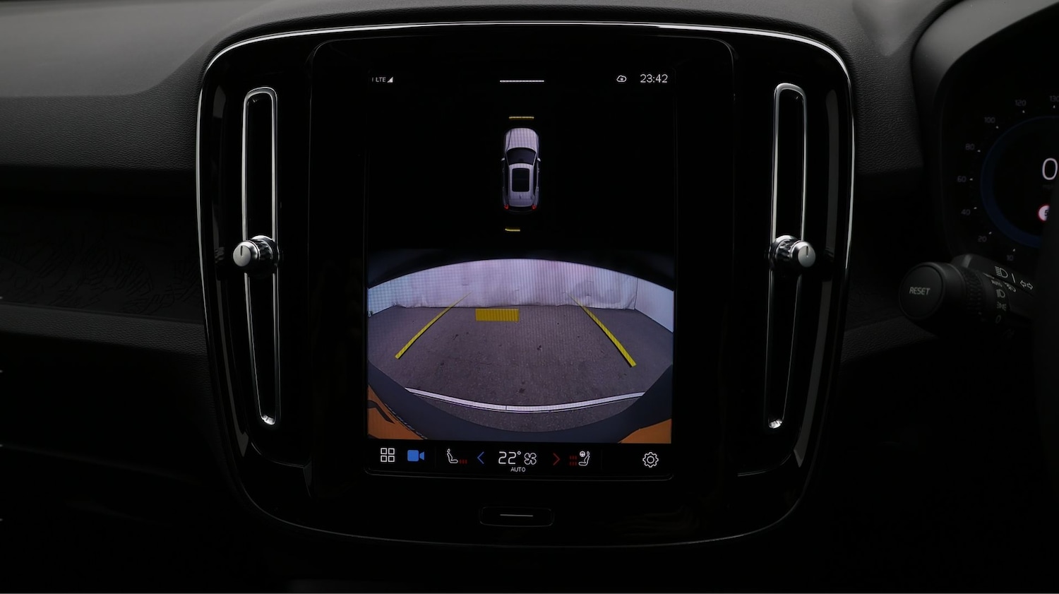 Used Volvo XC40 2022 for sale - 77324599: Photo 25