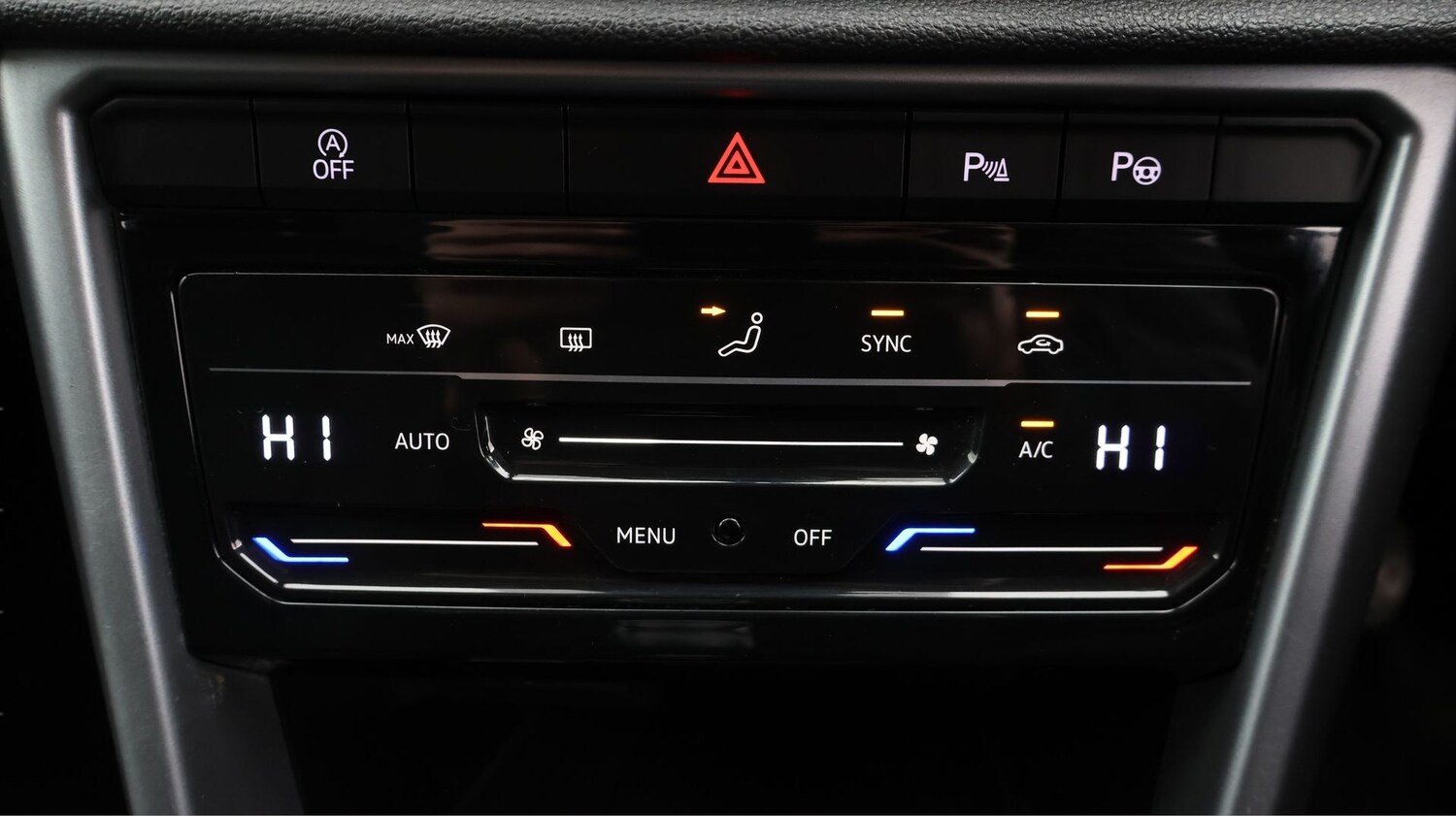 Used Volkswagen T-Roc 2023 for sale - 77137148: Photo 12