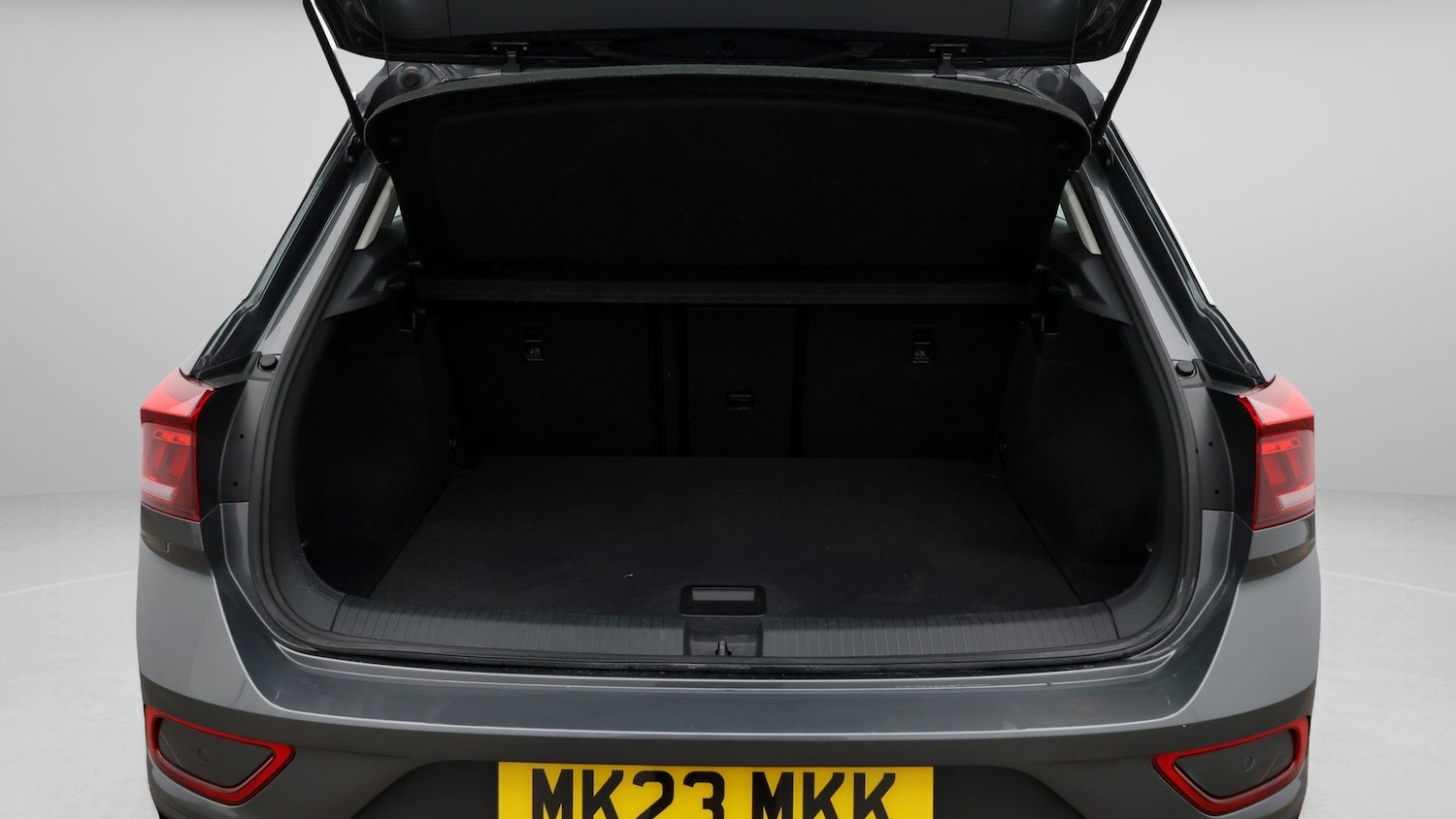 Used Volkswagen T-Roc 2023 for sale - 77137148: Photo 17