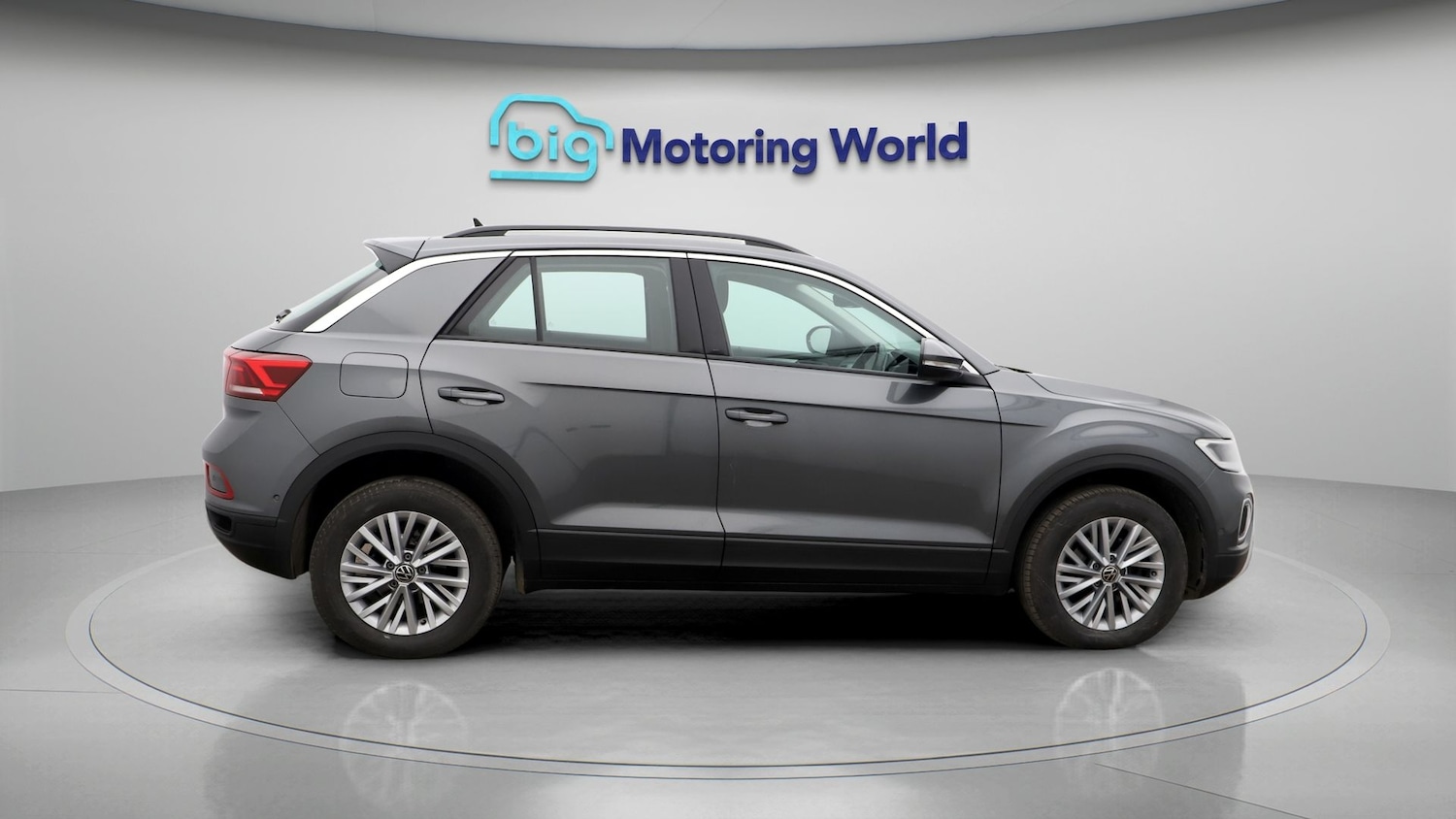 Used Volkswagen T-Roc 2023 for sale - 77137148: Photo 8