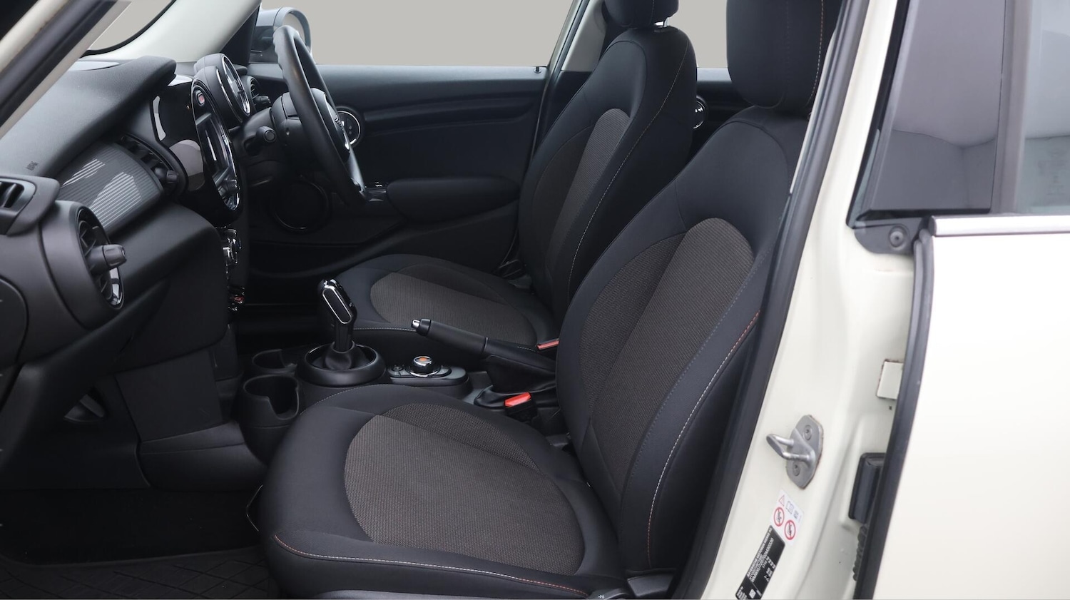 Used MINI Hatch 2019 for sale - 76562319: Photo 15