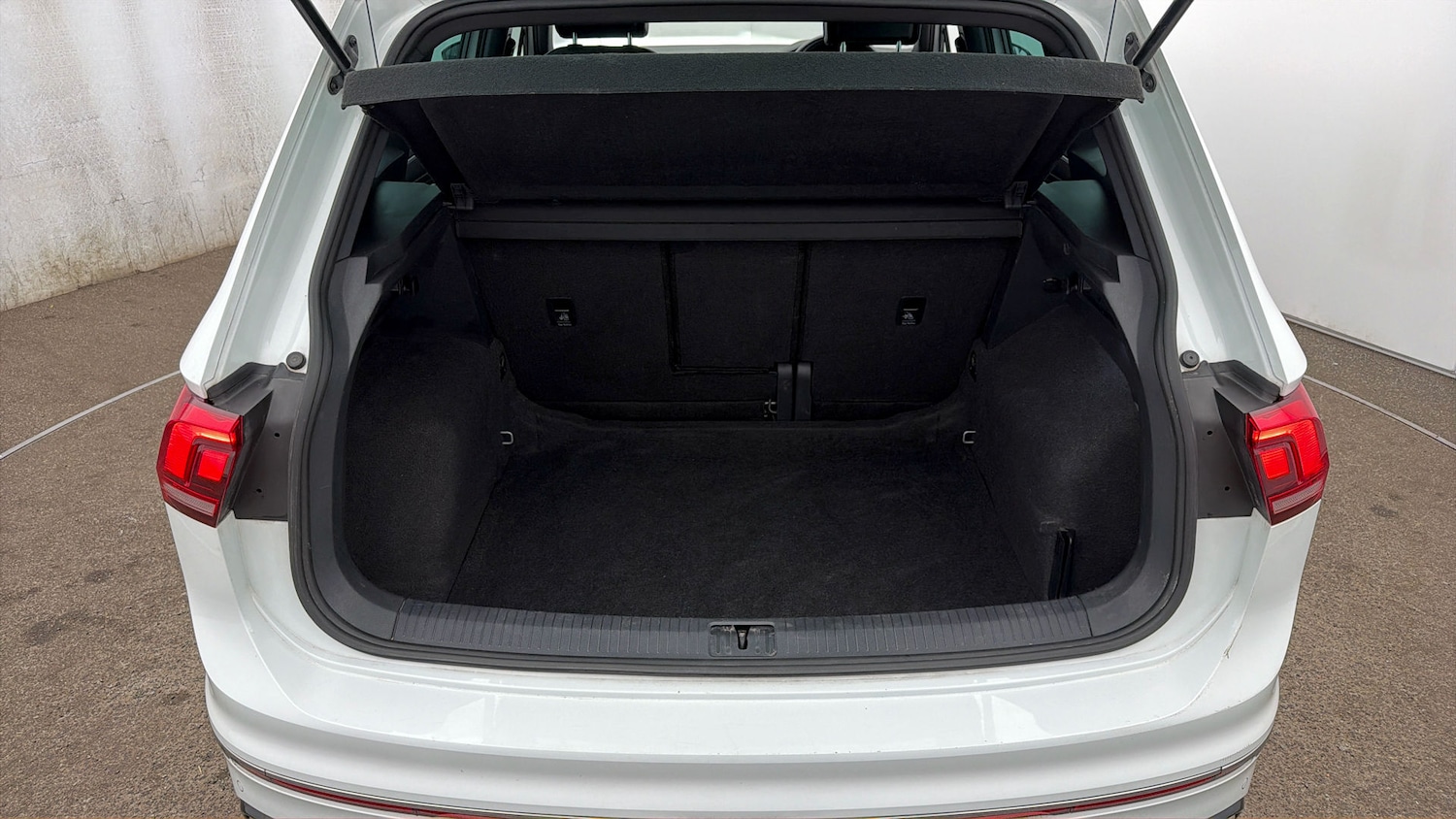 Used Volkswagen Tiguan 2023 for sale - 78080432: Photo 16