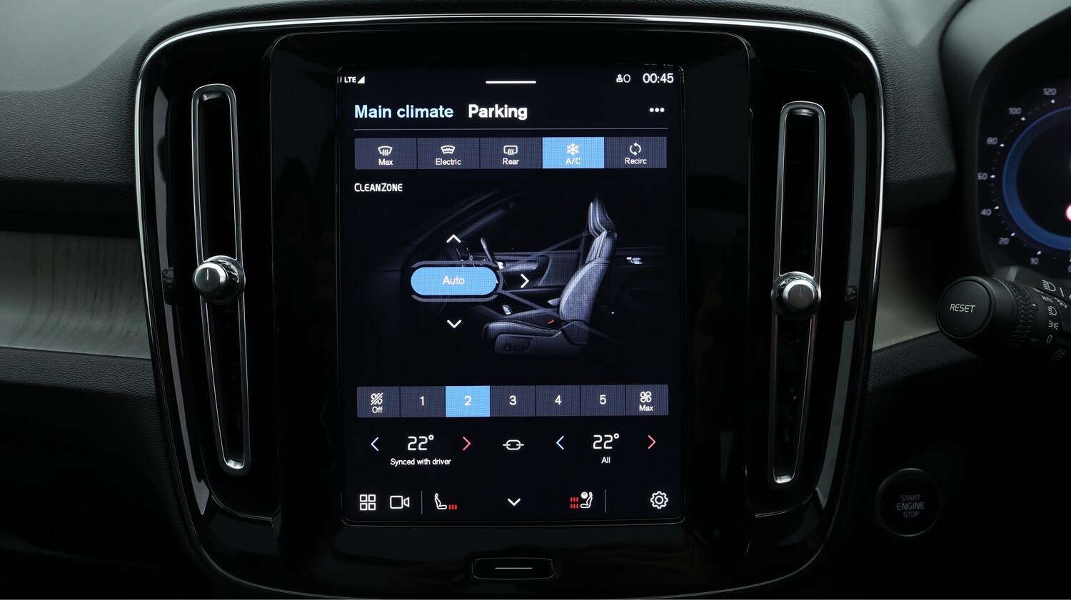 Used Volvo XC40 2023 for sale - 76152639: Photo 13