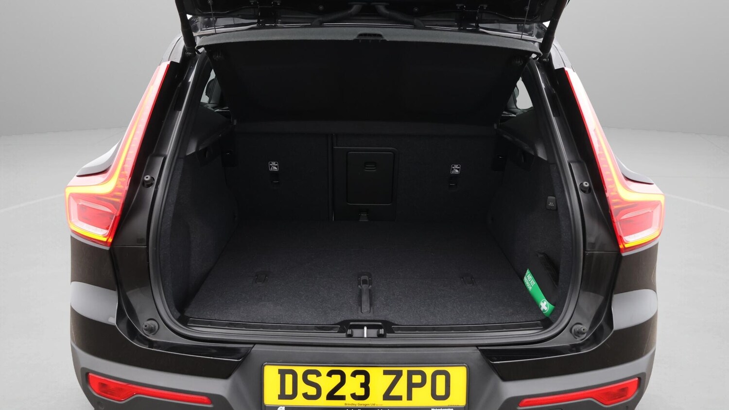 Used Volvo XC40 2023 for sale - 76152639: Photo 18