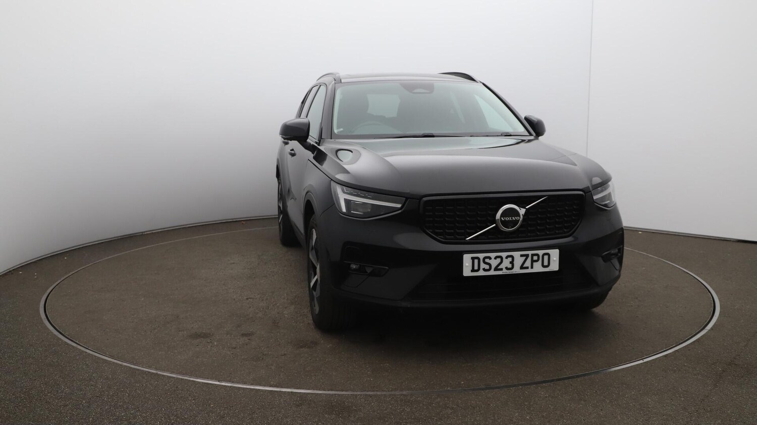 Used Volvo XC40 2023 for sale - 76152639: Photo 42
