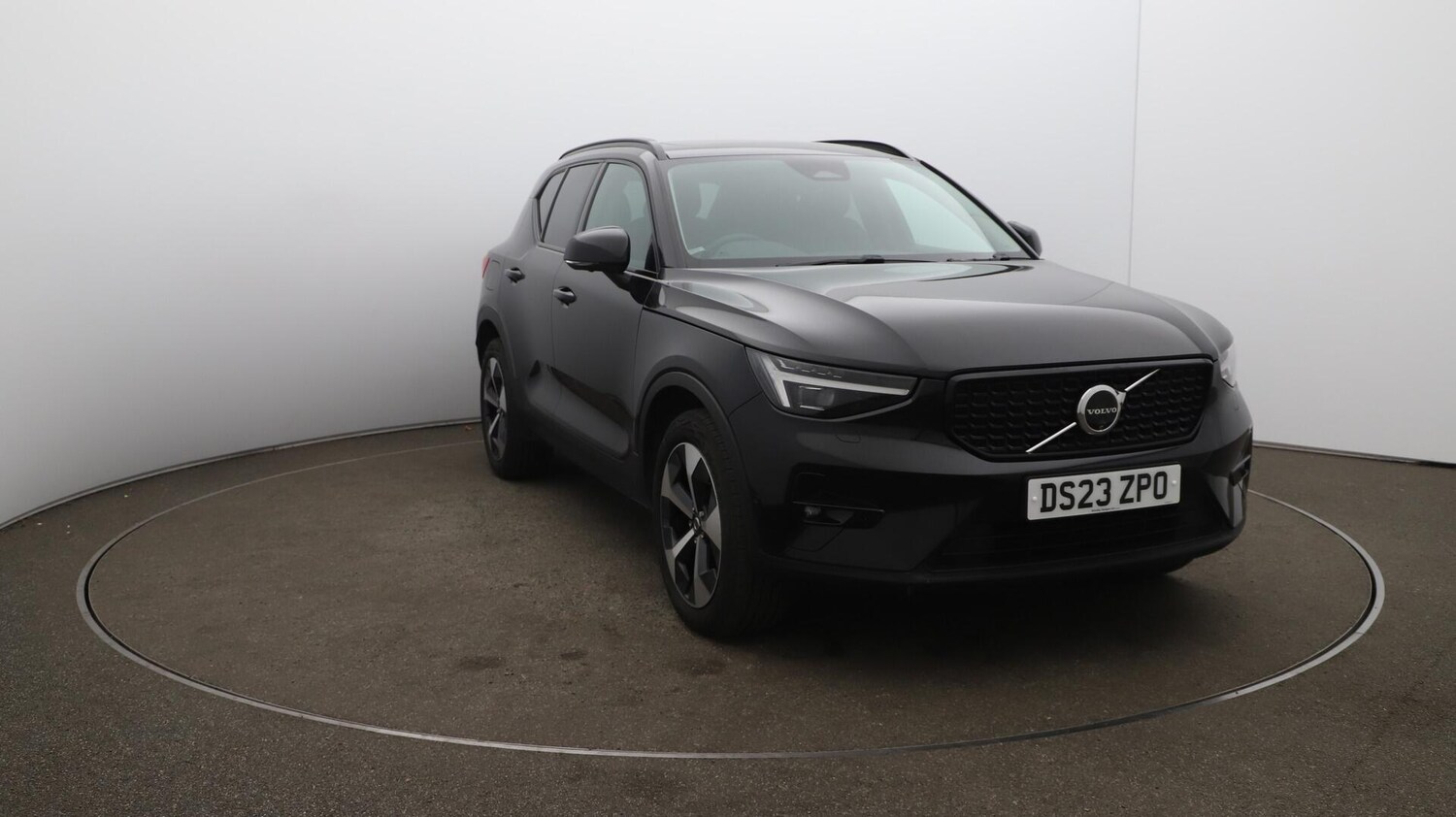 Used Volvo XC40 2023 for sale - 76152639: Photo 43