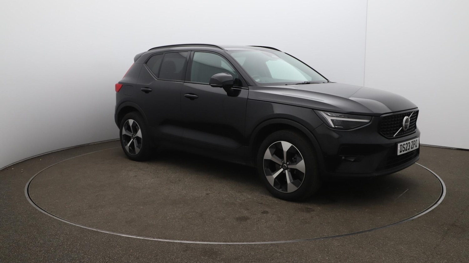Used Volvo XC40 2023 for sale - 76152639: Photo 45