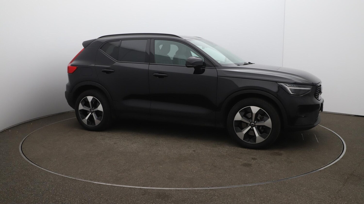 Used Volvo XC40 2023 for sale - 76152639: Photo 47