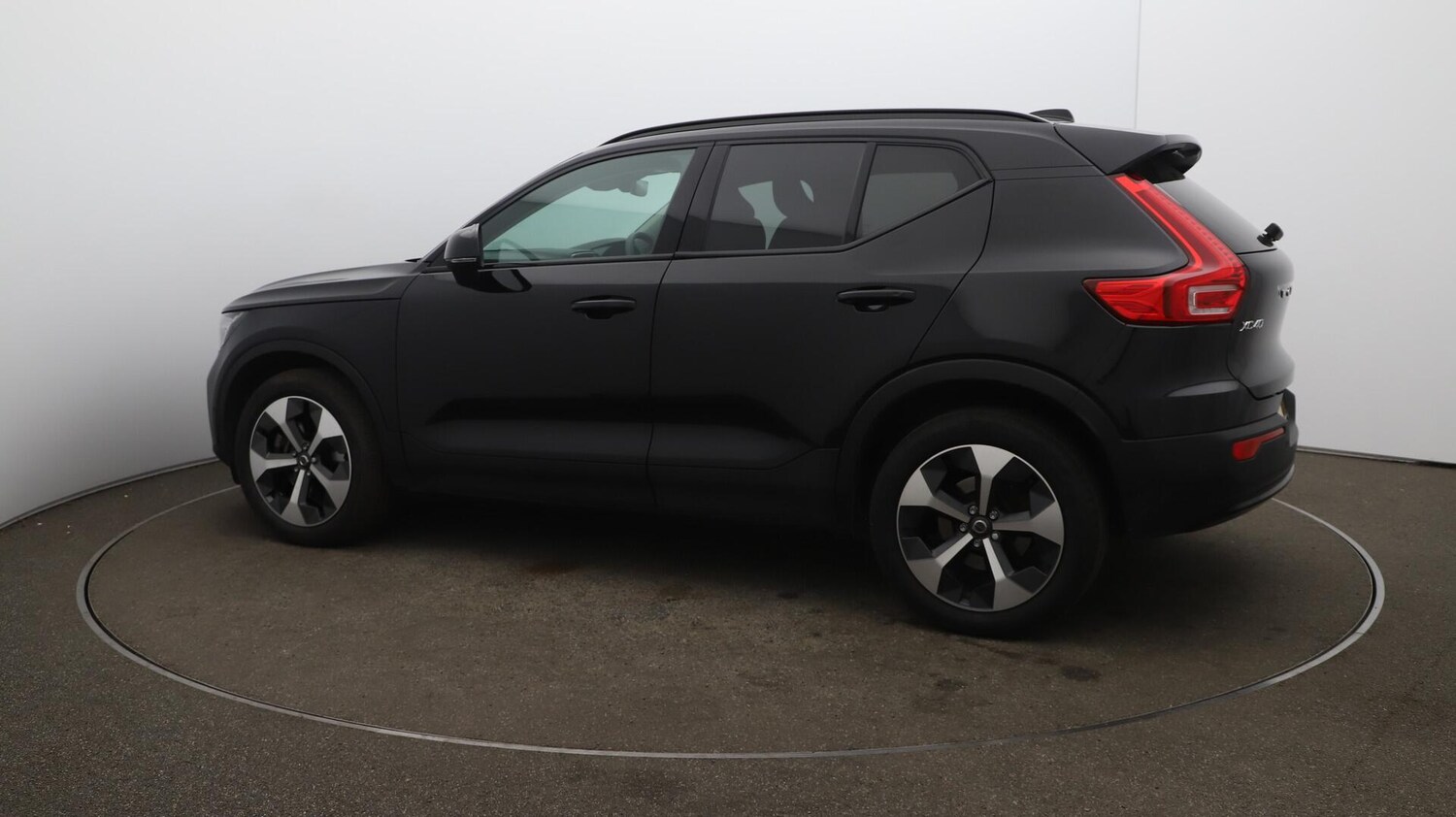 Used Volvo XC40 2023 for sale - 76152639: Photo 48