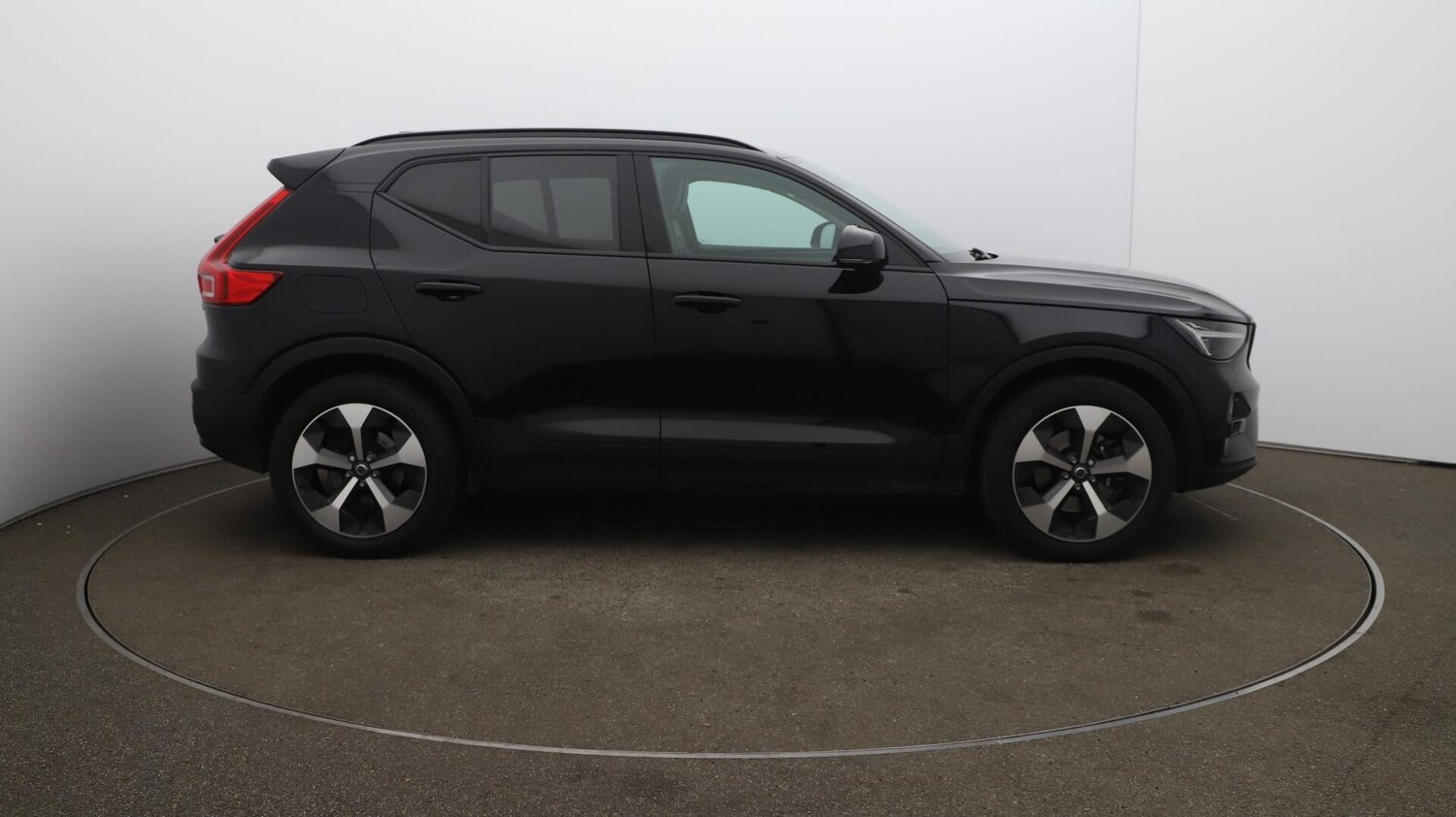 Used Volvo XC40 2023 for sale - 76152639: Photo 50